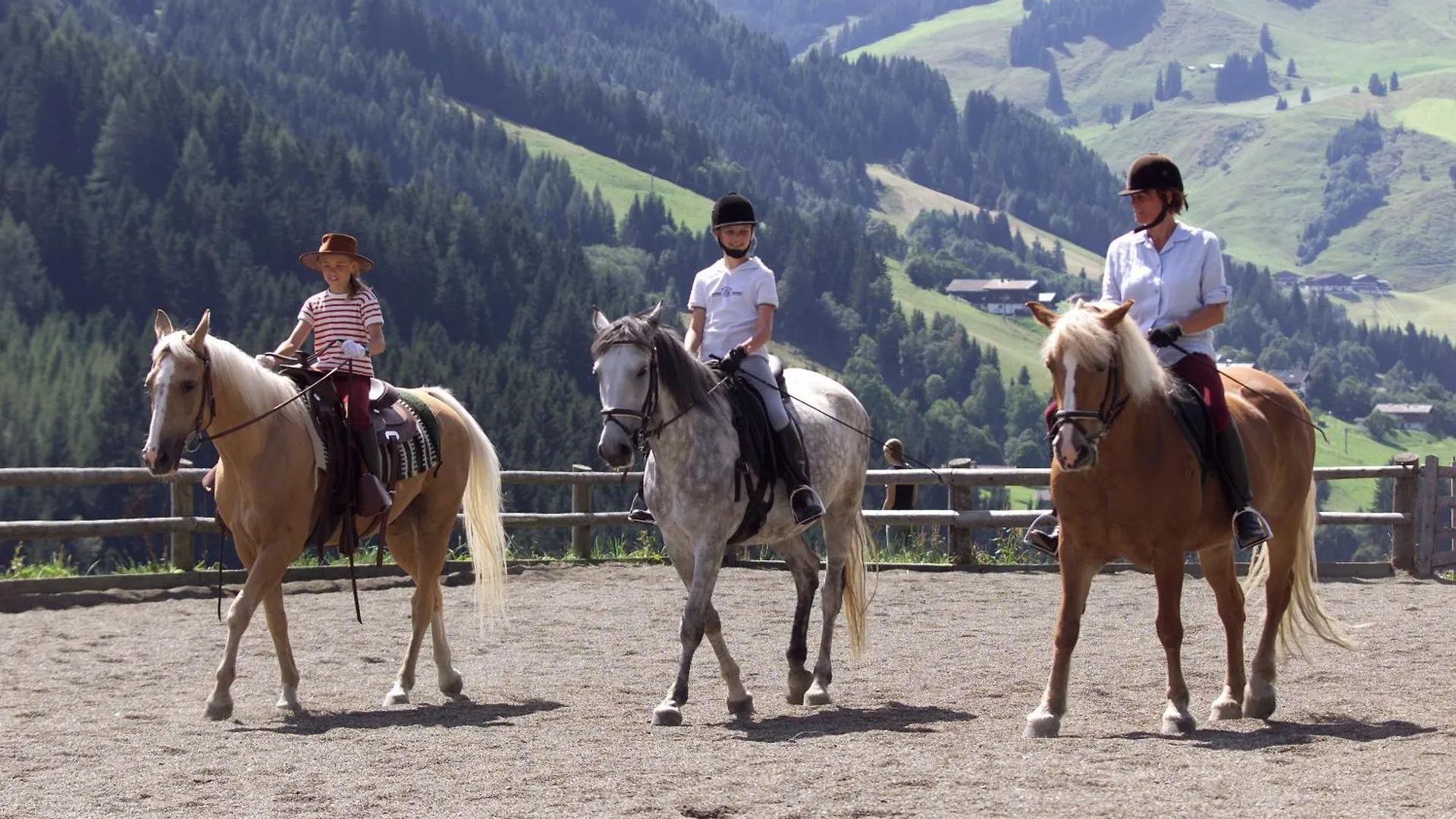 Altachhof Hotel Und Ferienanlage - Jokercard Im Sommer Inklusive Saalbach-Hinterglemm Austria